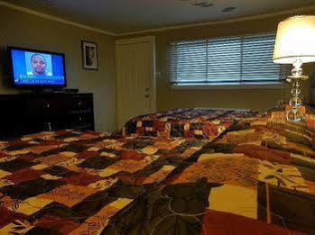 Sea Haven Resort Motel Southampton Exterior photo